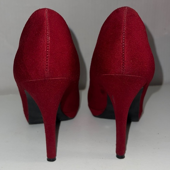 M.P.S. HEELS - Picture 2 of 3